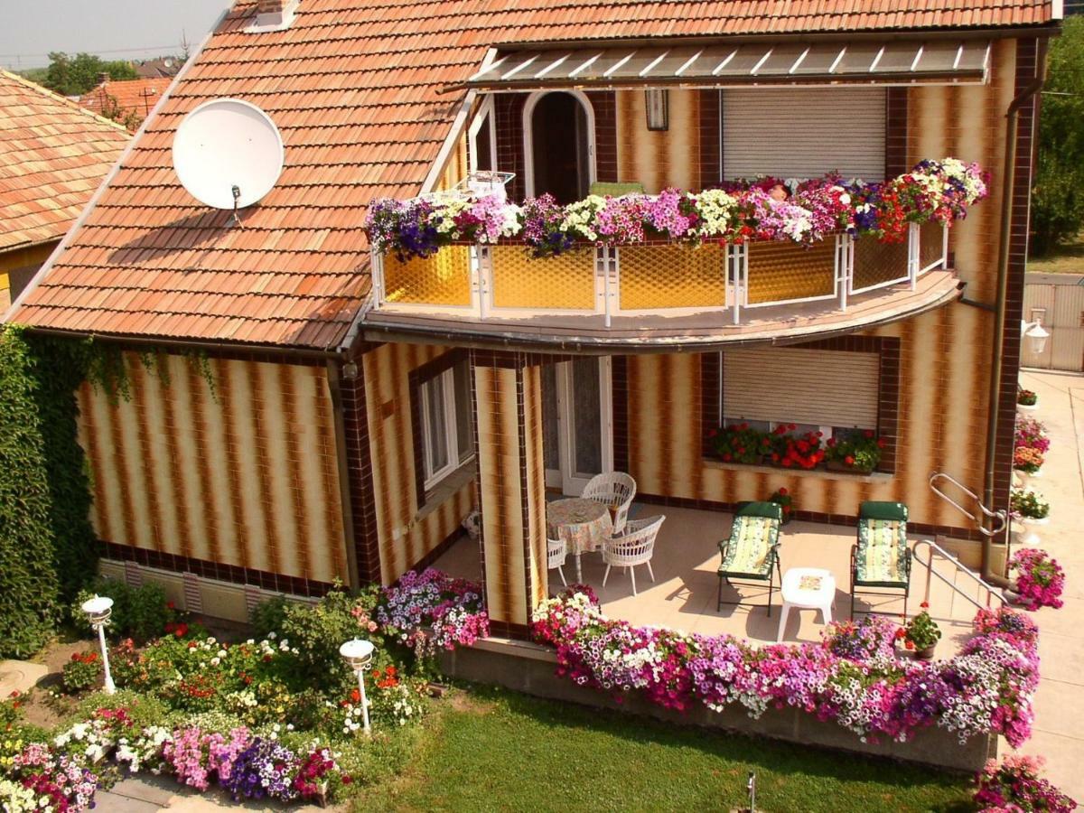 Amália Apartman Gyula Exterior foto
