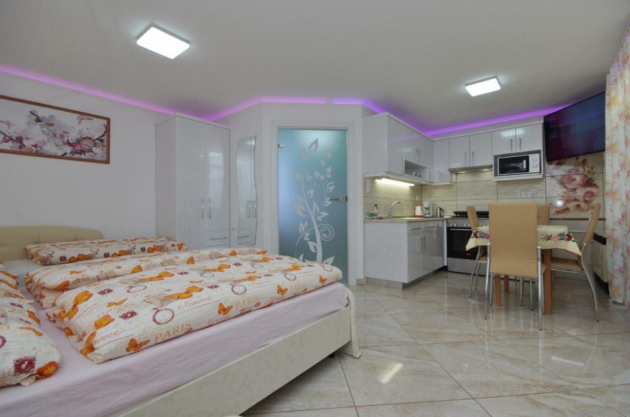 Amália Apartman Gyula Exterior foto