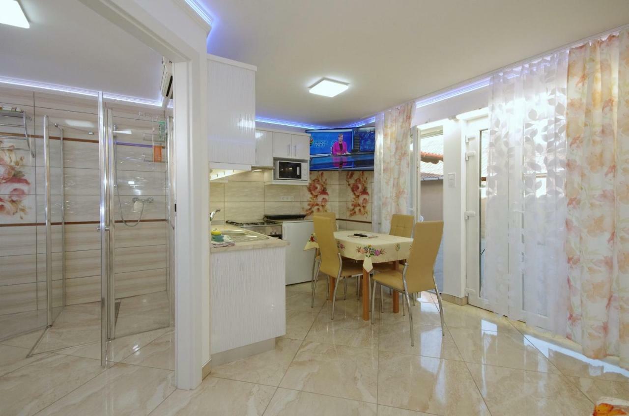 Amália Apartman Gyula Exterior foto